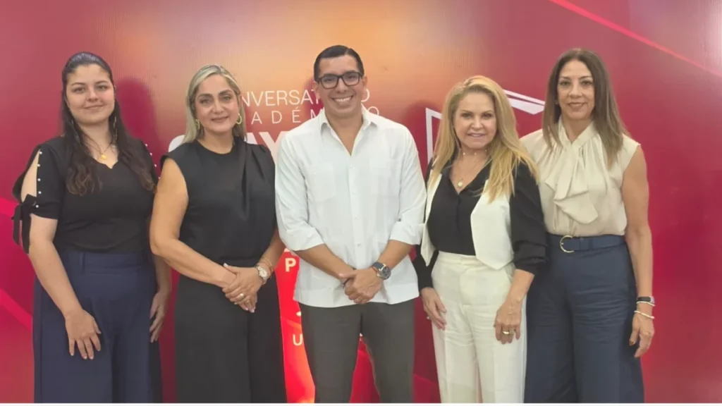 Conversatorio sobre desarrollo urbanístico en la Universidad Católica